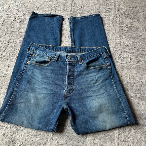 Levi’s 501 Button Fly Worn Distressed Color No Rips Or Holes‎ Classic 32x32 - Picture 5 of 9